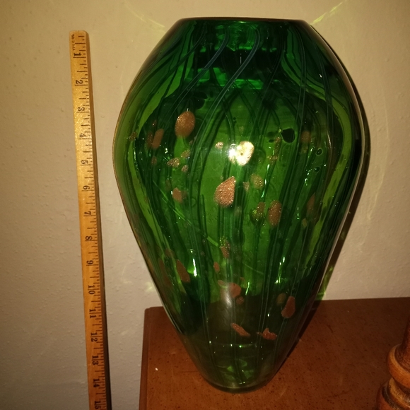 Large Hand-blown Glass Vase - Picture 2 of 9